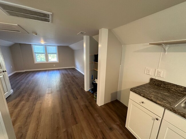 Photo - 305 S Virginia St Unit 2