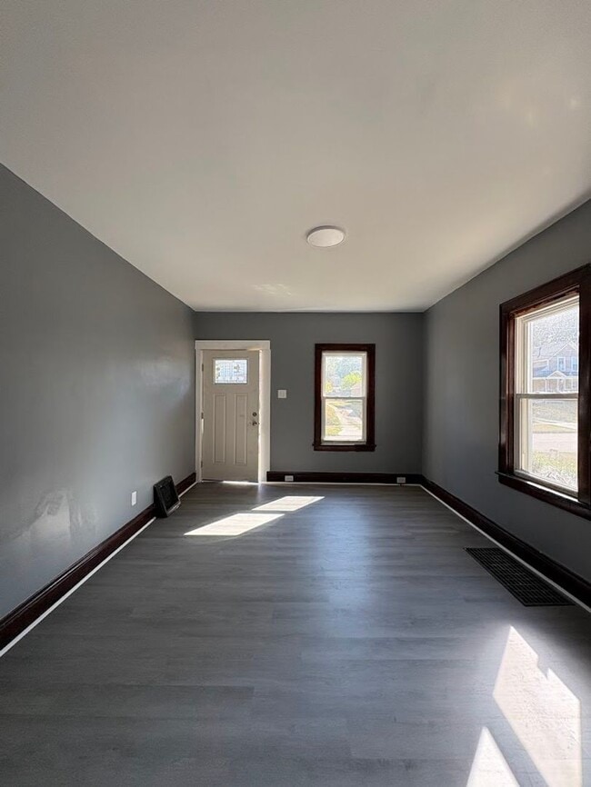 Photo - 686 Sumner St Unit 1