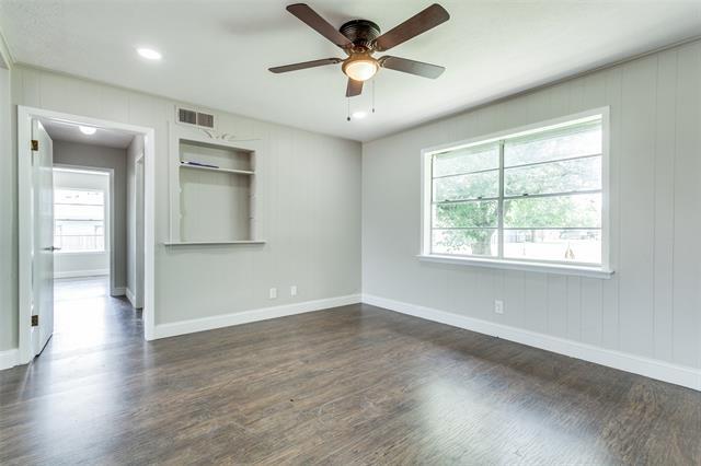 Photo - 925 W Lucas Rd