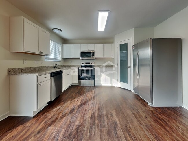 Photo - 1253 Summerlake Drive