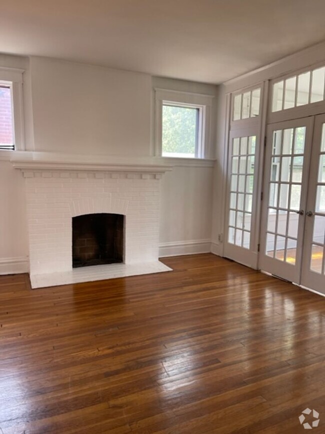 Building Photo - 6025 Pershing Ave Unit 2nd Floor Rental