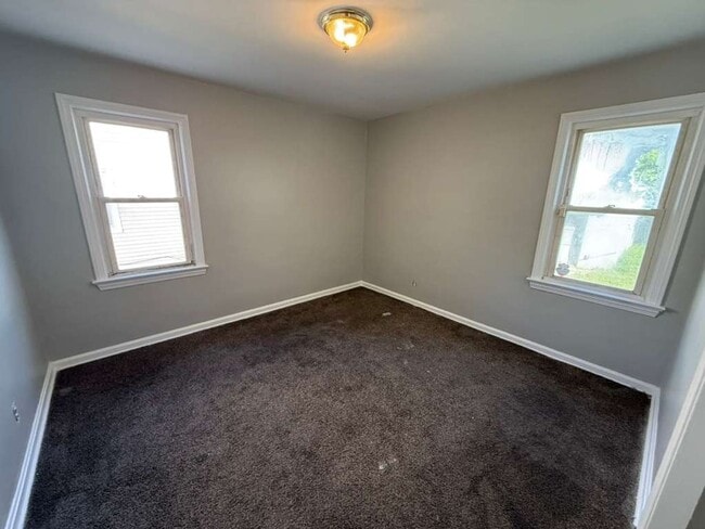 Building Photo - 3-BED, 1 BATH BEAUTIFUL SINGLE- FAMILY HOME IN MAPLE HEIGHTS!.