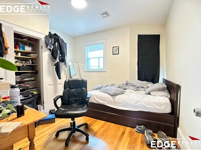 Photo - 74 Aldie St Unit 1