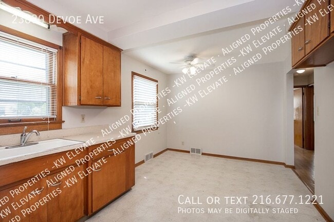 Photo - 23880 Devoe Ave