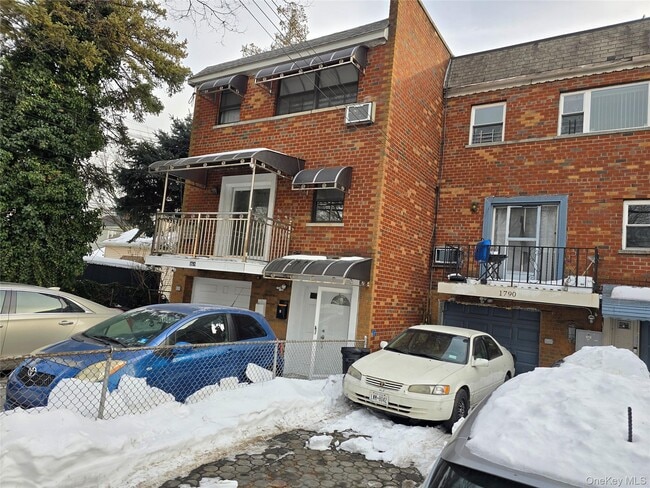 Building Photo - 1792 Lacombe Ave Unit 1