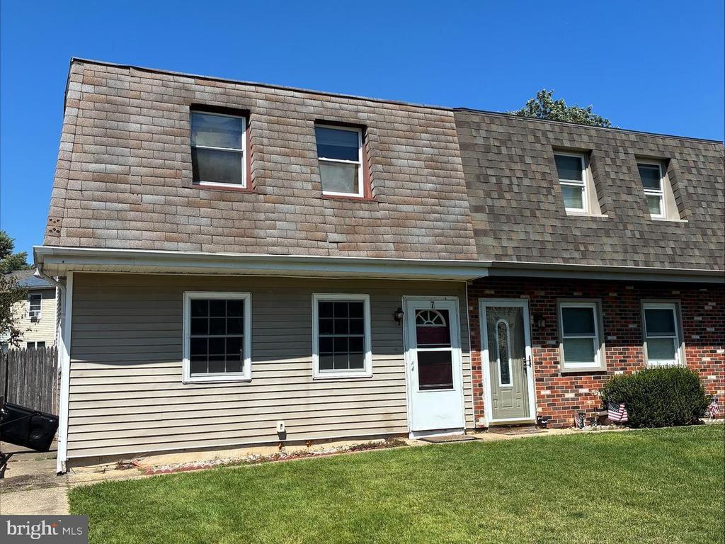 Photo - 7 Fomalhaut Ct House