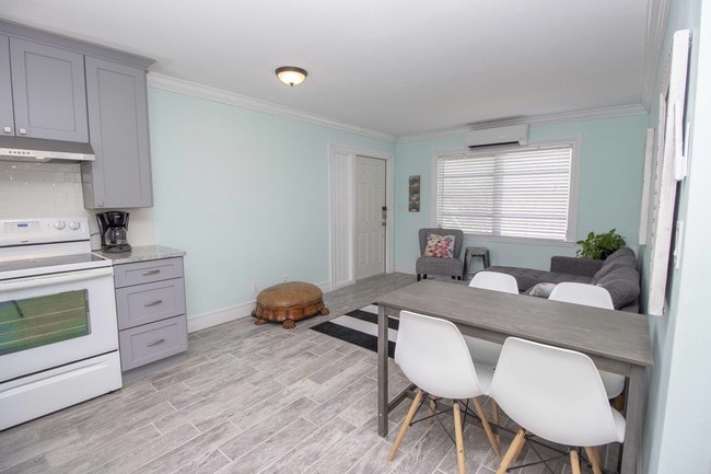 Photo - 1352 Cooper Dr