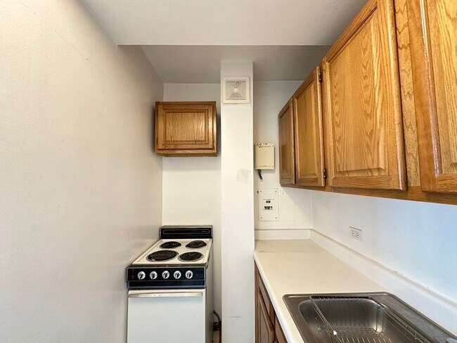 Photo - 4180 N Marine Dr Unit 809