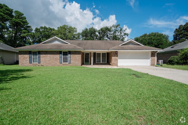 Building Photo - 122 Longleaf Cir Rental