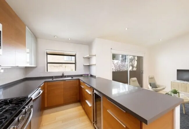 Photo - 11634 Gorham Ave Unidad 203