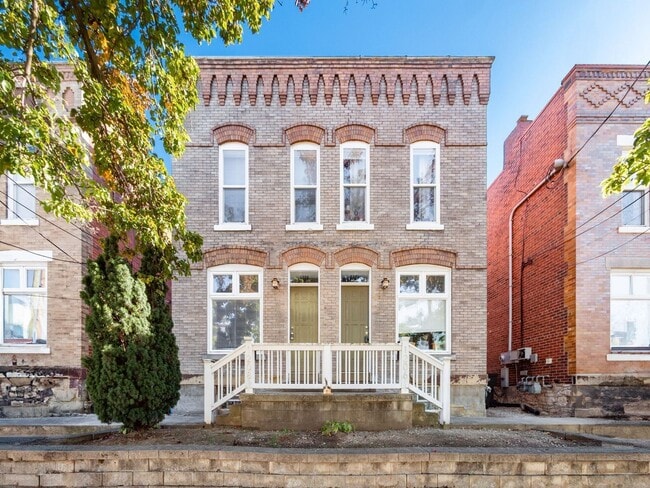 Building Photo - 1208 Indianola Ave