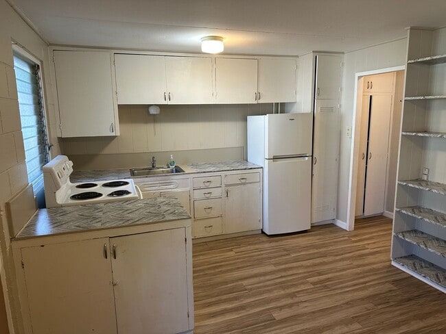 Building Photo - 15 ?Iliahi St Unit 02