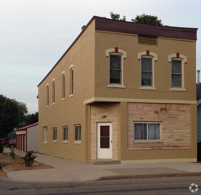 Building Photo - 700 E 4th St Unit B Rental