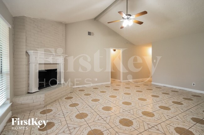 5614 Rivergate Dr