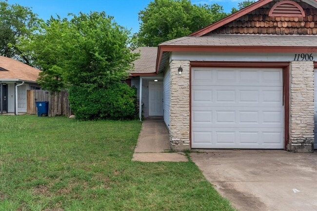 Building Photo - 11906 Sunhillow Bend Rental