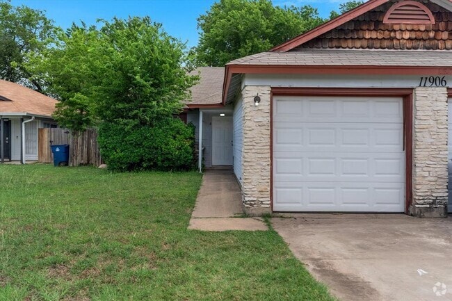 Building Photo - 11906 Sunhillow Bend Rental