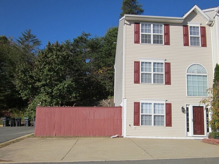 Photo - 1101 Highpointe Blvd