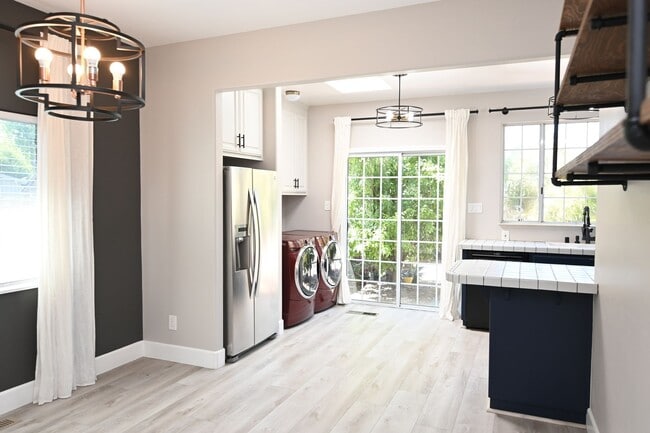 Photo - Nice Willow Glen Bungalow, Pet Friendly, 2...