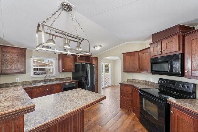 Photo - 21864 Russell Dr