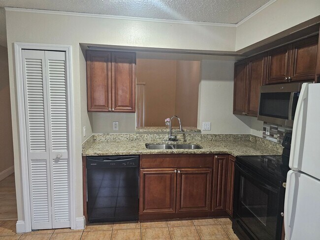14508 Laguna Beach Cir Unit 14508L