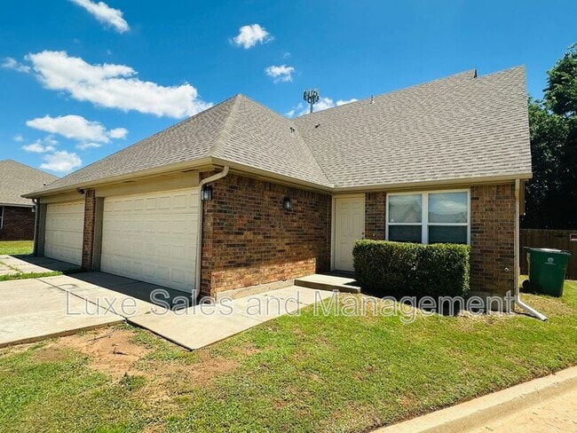 Photo - 1738 W Palm Pl House
