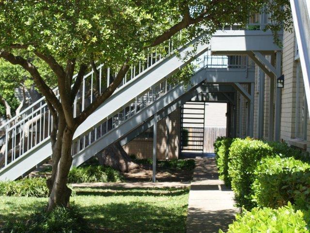 Photo - 4101 S Cockrell Hill Rd Unit c2