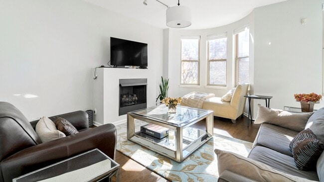 Photo - 720 W Evergreen Ave