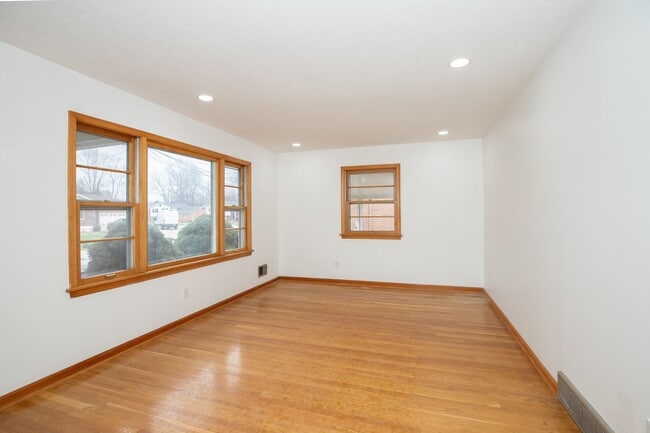 Photo - ? Remodeled Shivley 3 Bedroom, 1.5 Bathroom Home! ?