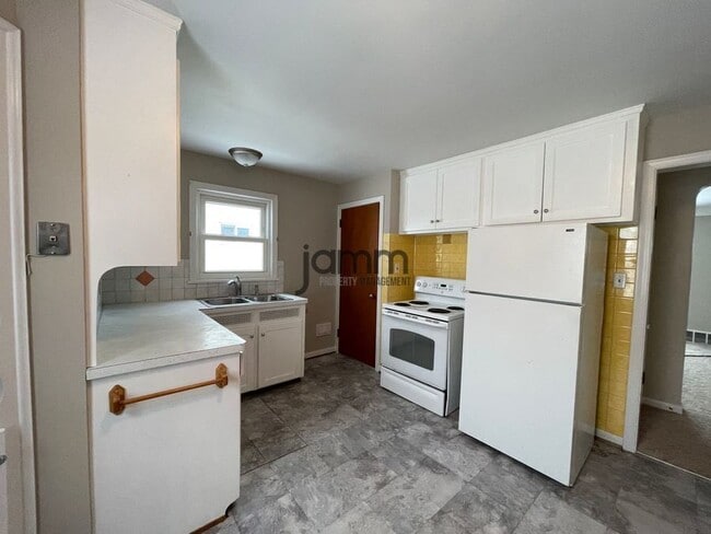 Photo - 6227 Traymore Ave