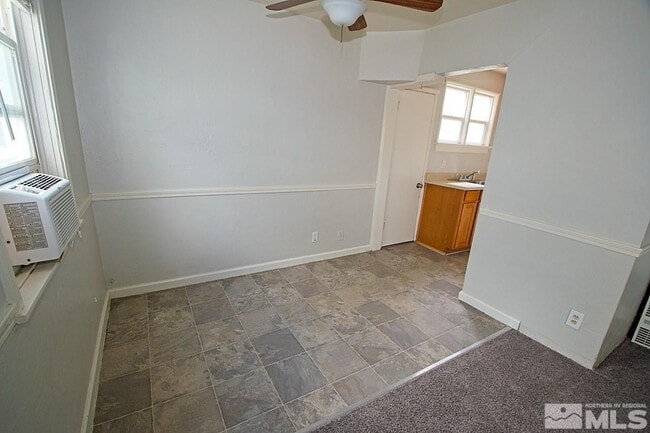 Photo - 638 Moran St