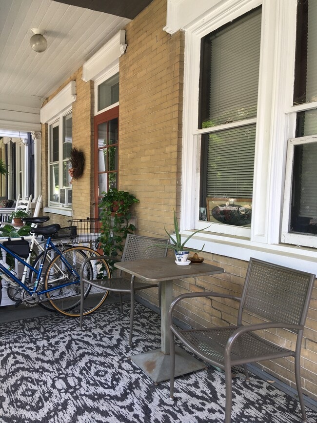 Private Porch - 343 College Ave Unit 1