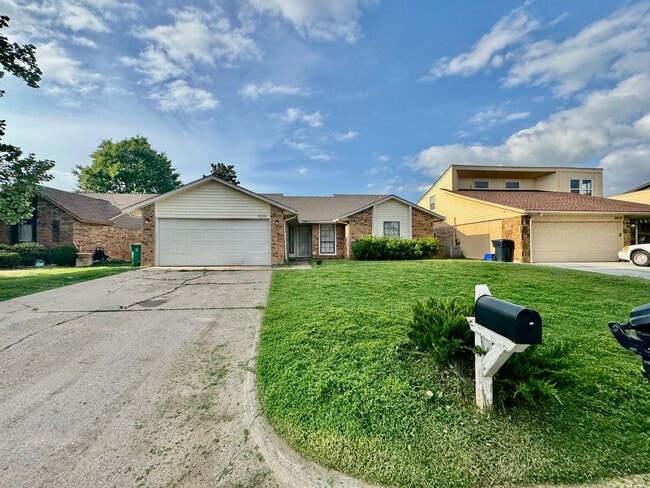 Photo - 3 Bed 2 bath!