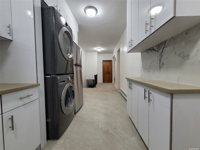 Photo - 45-18-45157 157th St Unidad 2
