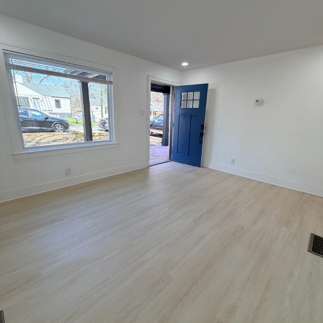 Photo - 1338 Sharon St NW