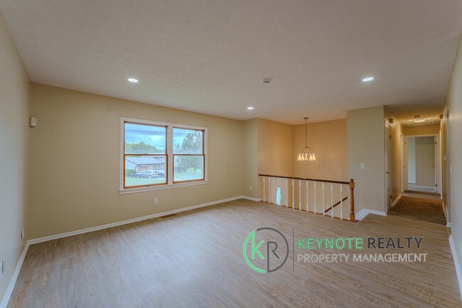 Photo - 1467 Hazelgrove Dr