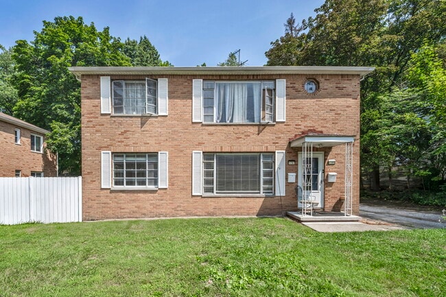 Building Photo - 1787 Tanglewood Dr