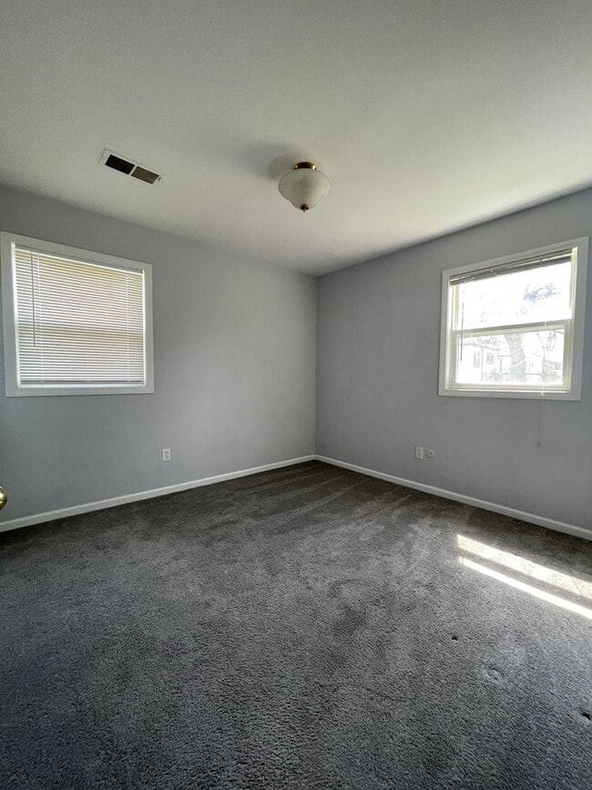 Photo - 3 BED 1 BATH SINGLE FAMILY, RANCH STYLE HOME ----- LONG ST. LIVONIA