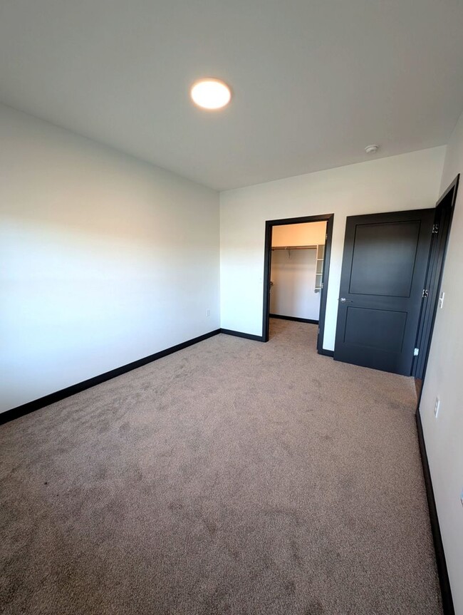 Peninsula Pointe Flats