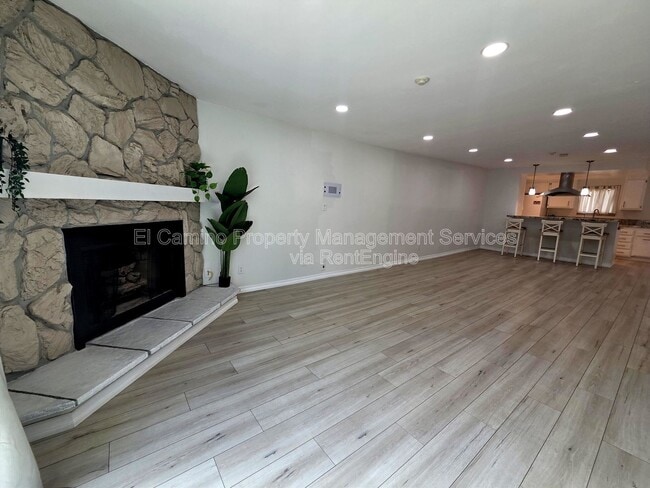 Photo - 2520 Graham Ave