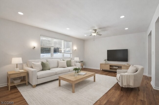 Building Photo - 16 Troy Dr Unit 1