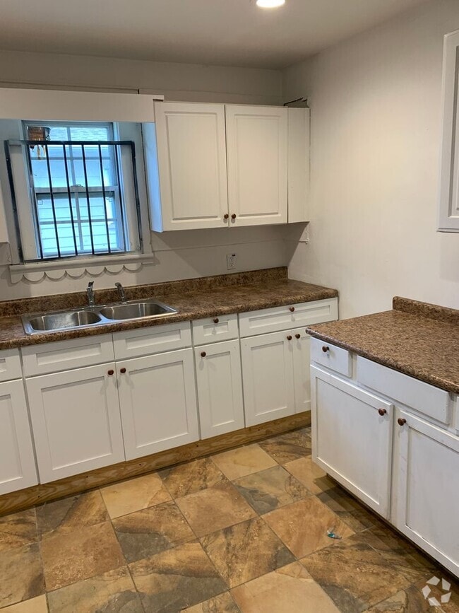 Building Photo - Newly Renovated Home Fairfield/ Ensley Area