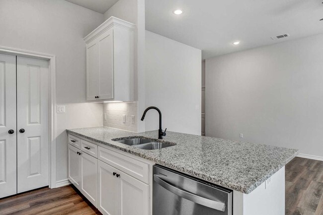 2408 Henshaw Crk Dr Unidad 103-2408 Henshaw Creek Dr