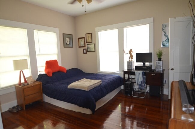 Photo - 2120 McKee St