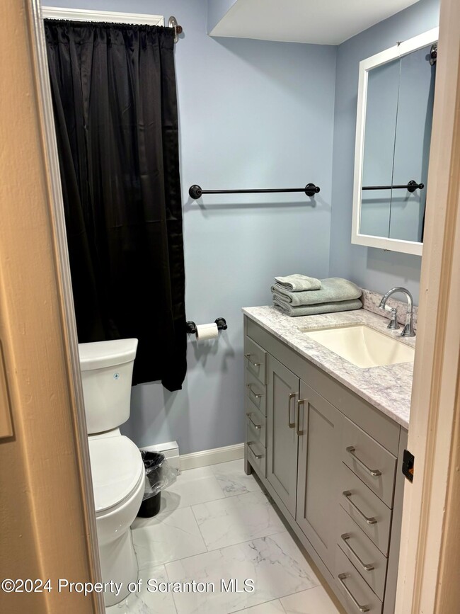 Photo - 300 Penn Ave