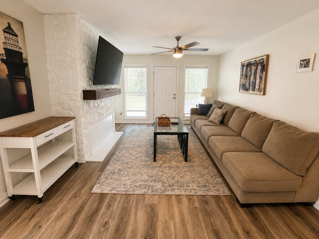 Photo - 92 Churchill Cir
