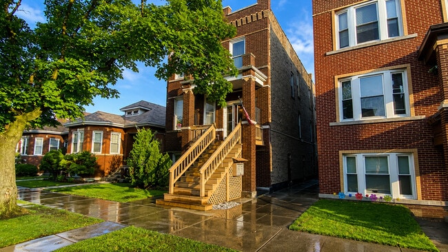Building Photo - 4833 W Montana St Unit 1