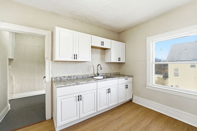 Photo - 13806 Coit Rd Unit Upper