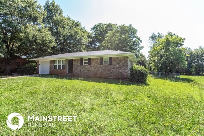 Photo - 204 Oxford Way