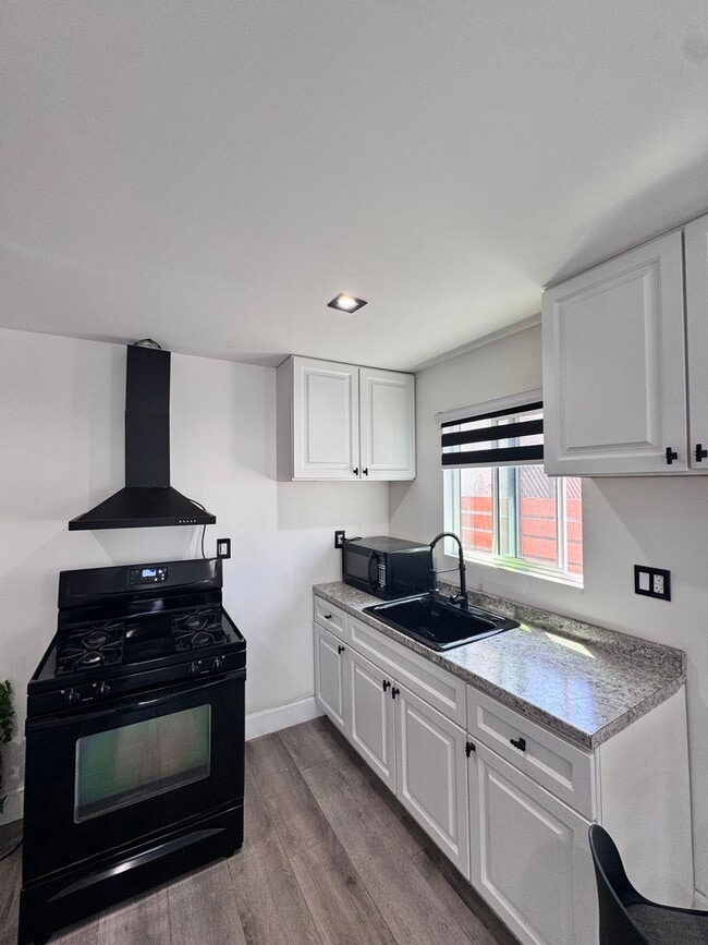 5534 Cerritos Ave