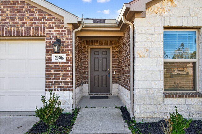 Photo - 20706 Southern Wds Blvd